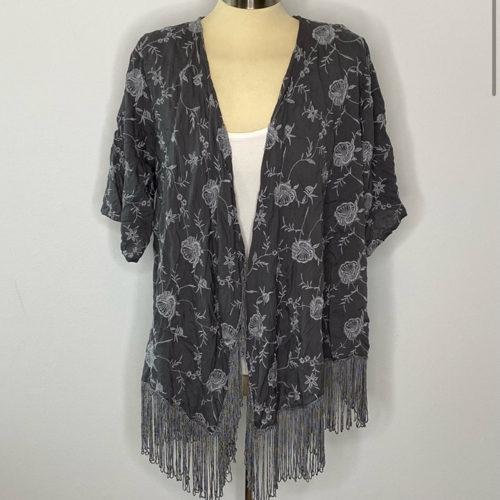 Abercrombie & Fitch Grey Floral Embroidered Kimono